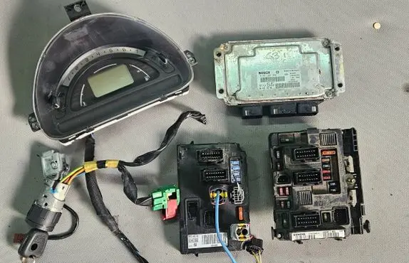 Citroen C3 Engine ECU kit and lock set 0261207858 9649314580 9643498880