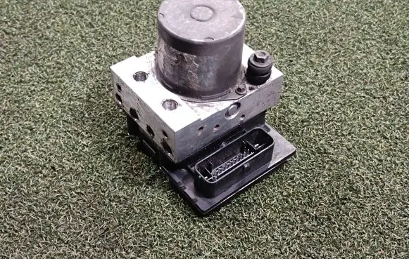 Renault Master III ABS Pump 476606800R