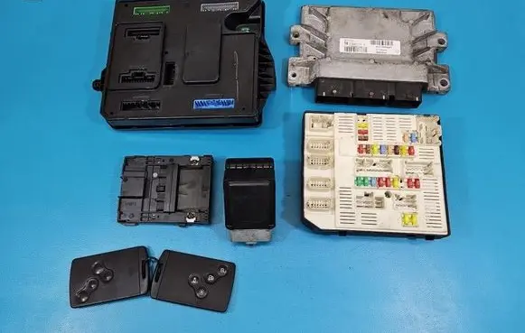 Renault Megane III Engine control unit/module ECU 237100584R IMPRK1573233