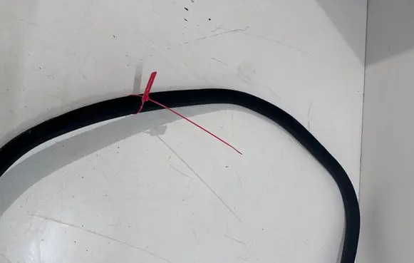 BMW 4 F36 Gran coupe Rear door rubber seal (on body) 7401893