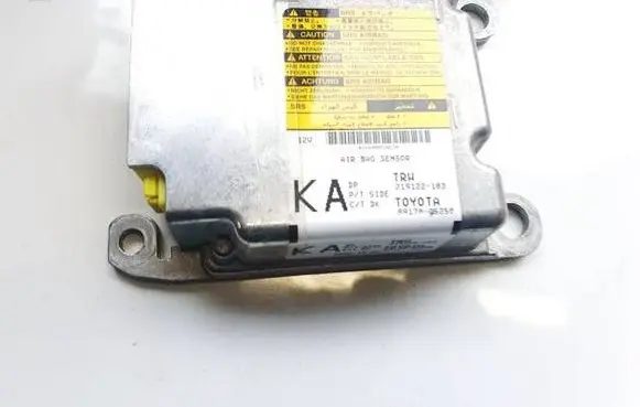 Toyota Avensis T270 Airbag control unit/module 219122103
