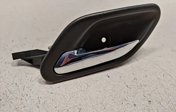BMW 5 E39 Front door interior handle 8226049 51218226049