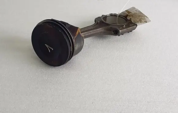 Porsche Macan (95B) Piston with connecting rod