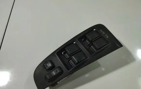 Toyota Avensis T250 Electric window control switch 54356022A
