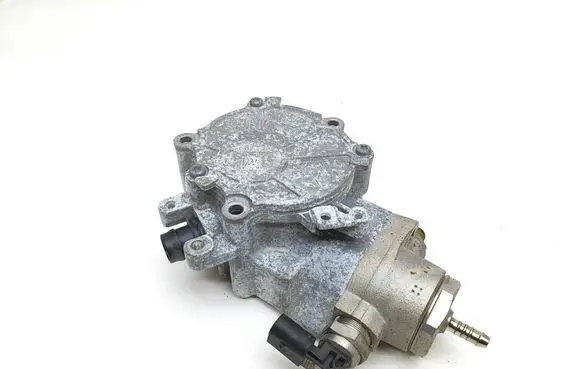 Audi A3 S3 8V Fuel injection high pressure pump 06L127027B