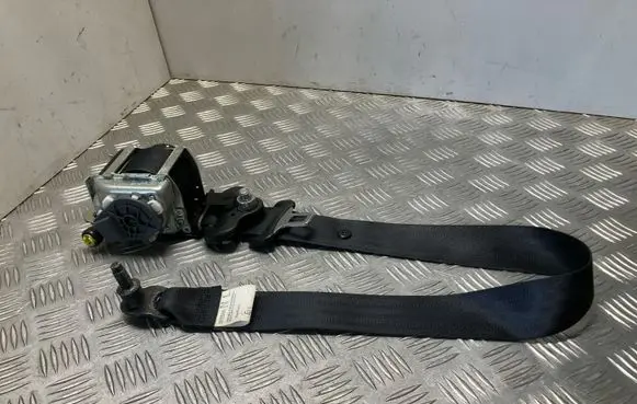 Nissan Juke I F15 Front seatbelt 6175433