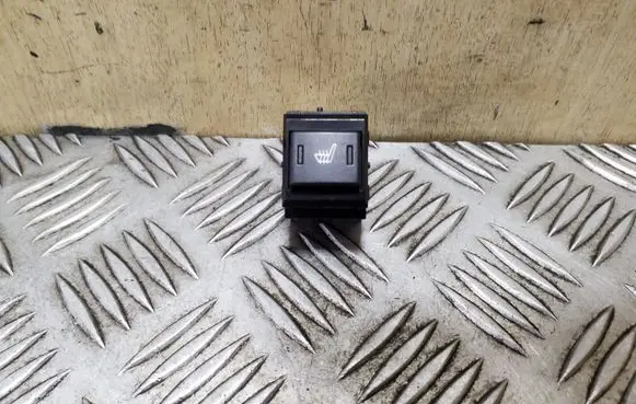 Land Rover Discovery 3 - LR3 Seat heating switch YUF500120PVJ