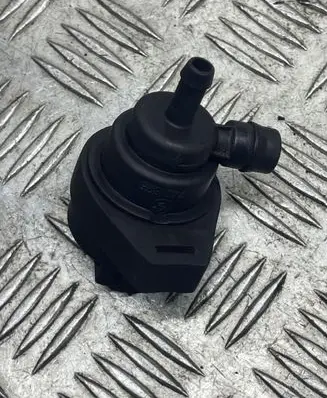 BMW 5 E39 EGR valve 1748875 96T047