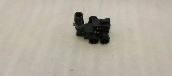 Mercedes-Benz E W211 Coolant heater control valve A2118820584