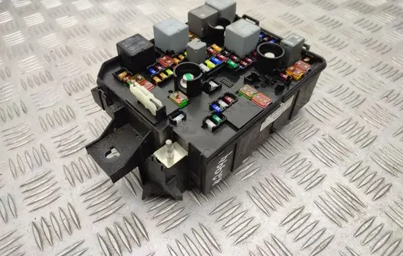Opel Mokka Fuse module 95263744