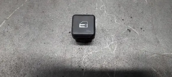 BMW 5 E39 Central locking switch button 8360828
