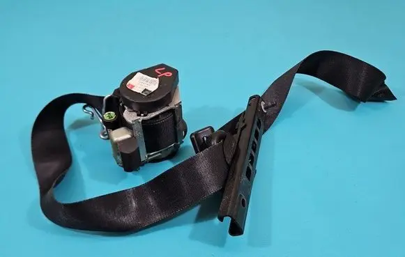 Ford Mondeo MK IV Front seatbelt 606637800 IMPRK1484555