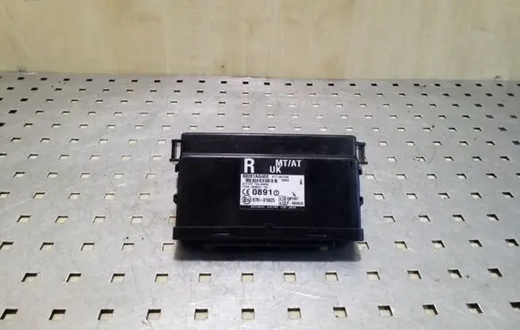Subaru Legacy Gearbox control unit/module 88281AG400 X1T18475M