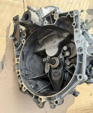 Peugeot 2008 I Manual 5 speed gearbox 9680886910