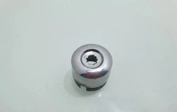 Volkswagen Touareg II Wheel nut cap/cover 7H0601173