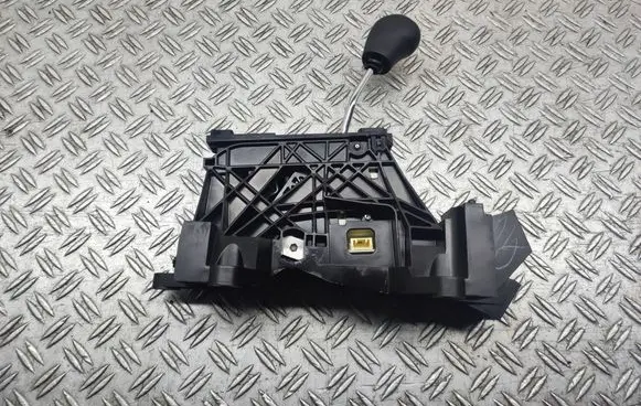 Toyota Camry Gear shifter/selector 75C831LH