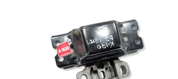 Volkswagen PASSAT B7 Engine mount bracket 3C0199555P