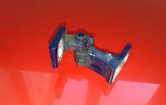 Skoda Octavia Mk3 (5E) Rear door upper hinge 8K0831401A A047058