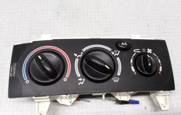 Renault Megane I Climate control unit
