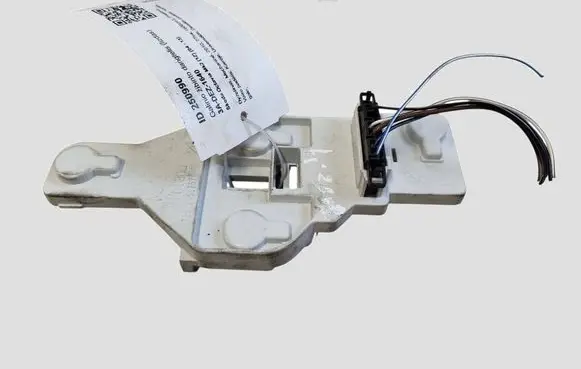 Skoda Octavia Mk2 (1Z) Tail light bulb cover holder 1Z9945257