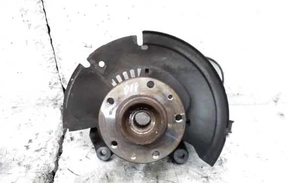 Nissan Juke II F16 Front wheel hub spindle knuckle