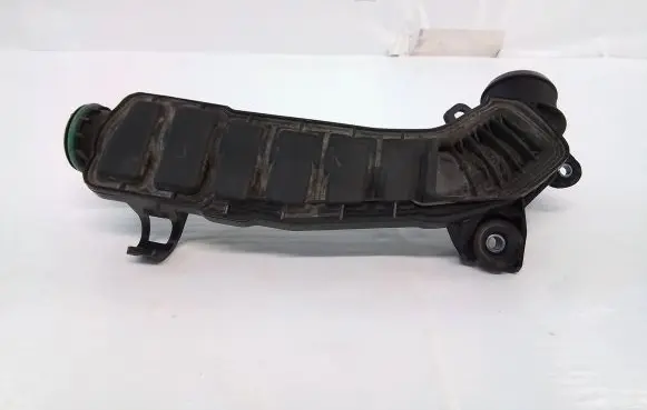 Opel Crossland X Air intake duct part 9812735880