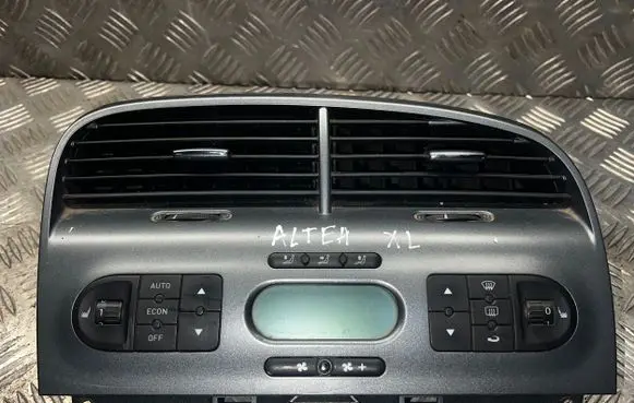 Seat Altea XL Climate control unit 5P0907044G 5HB00887603