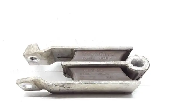 Volvo S60 Engine mount bracket 9487476