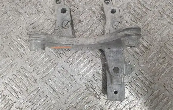 Volvo XC60 Engine mount bracket 32411213