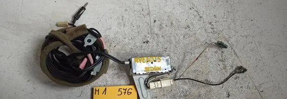 Toyota Avensis T250 Aerial antenna amplifier 589895656
