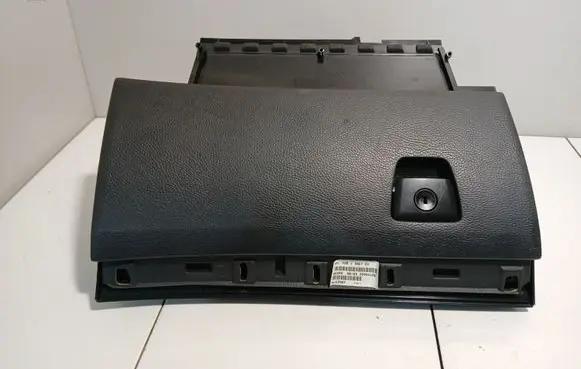 Volvo XC90 Glove box 3409563