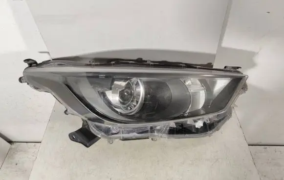 Toyota Yaris XP210 Headlight/headlamp K06EU