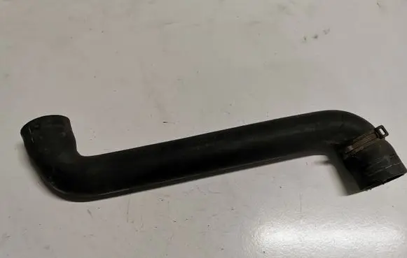 Mercedes-Benz E W211 Engine coolant pipe/hose A6395014382