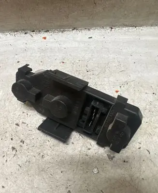 Audi A6 S6 C6 4F Tail light bulb cover holder BL3158B