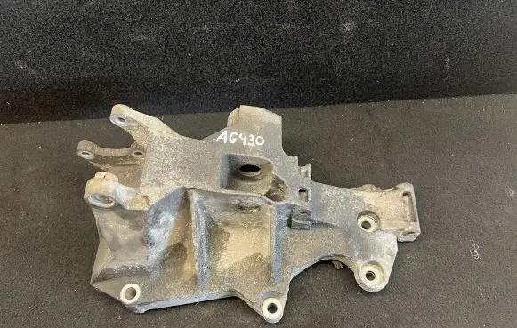 Volkswagen PASSAT B5.5 Generator/alternator bracket 038903123AE