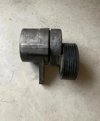 Volvo XC70 Generator/alternator belt tensioner 31251250