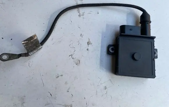 Glow plug pre-heat relay