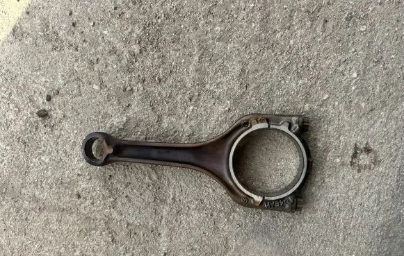 Skoda Superb B8 (3V) Connecting rod/conrod 