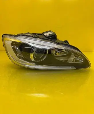 Volvo V60 Headlight/headlamp 31420254