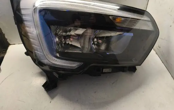 Renault Master III Headlight/headlamp 260105567R 0021113104 366900804