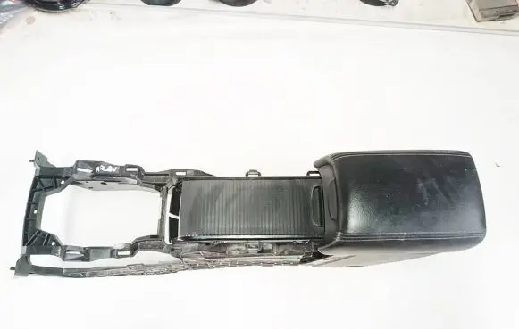 Chevrolet Malibu Armrest