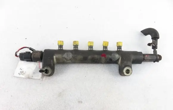 Nissan Primera Fuel main line pipe 
