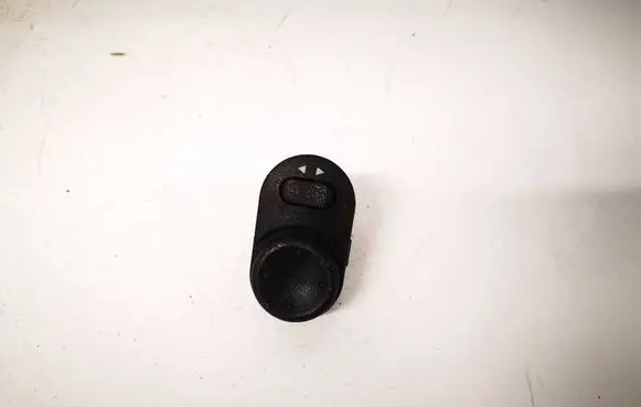 Opel Vectra B Wing mirror switch 09226861