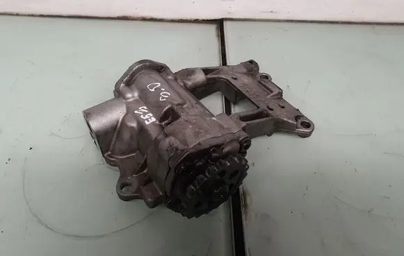 BMW 5 E60 E61 Oil pump 2247212 11412247212