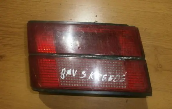 BMW 5 E34 Tailgate rear/tail lights 1384011l 8769r23