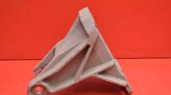 Nissan Leaf I (ZE0) Engine mount vacuum valve 
