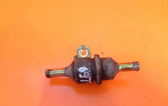 Isuzu Trooper Fuel pressure regulator 