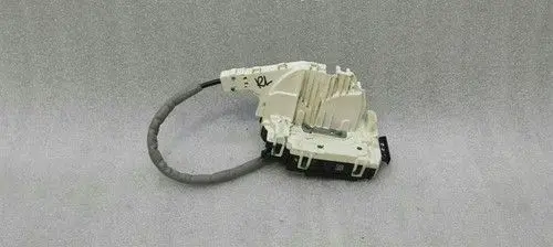 Mercedes-Benz CLA C117 X117 W117 Coupe door lock (next to the handle) A2047302935