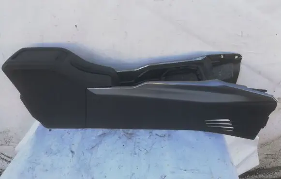 Peugeot 2008 I Armrest
