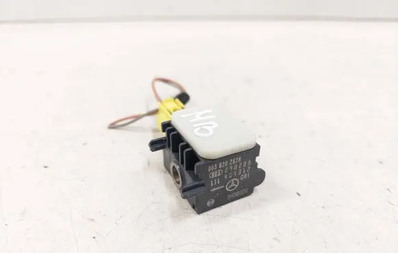 Mercedes-Benz R W251 Airbag deployment crash/impact sensor 0038202826 290208